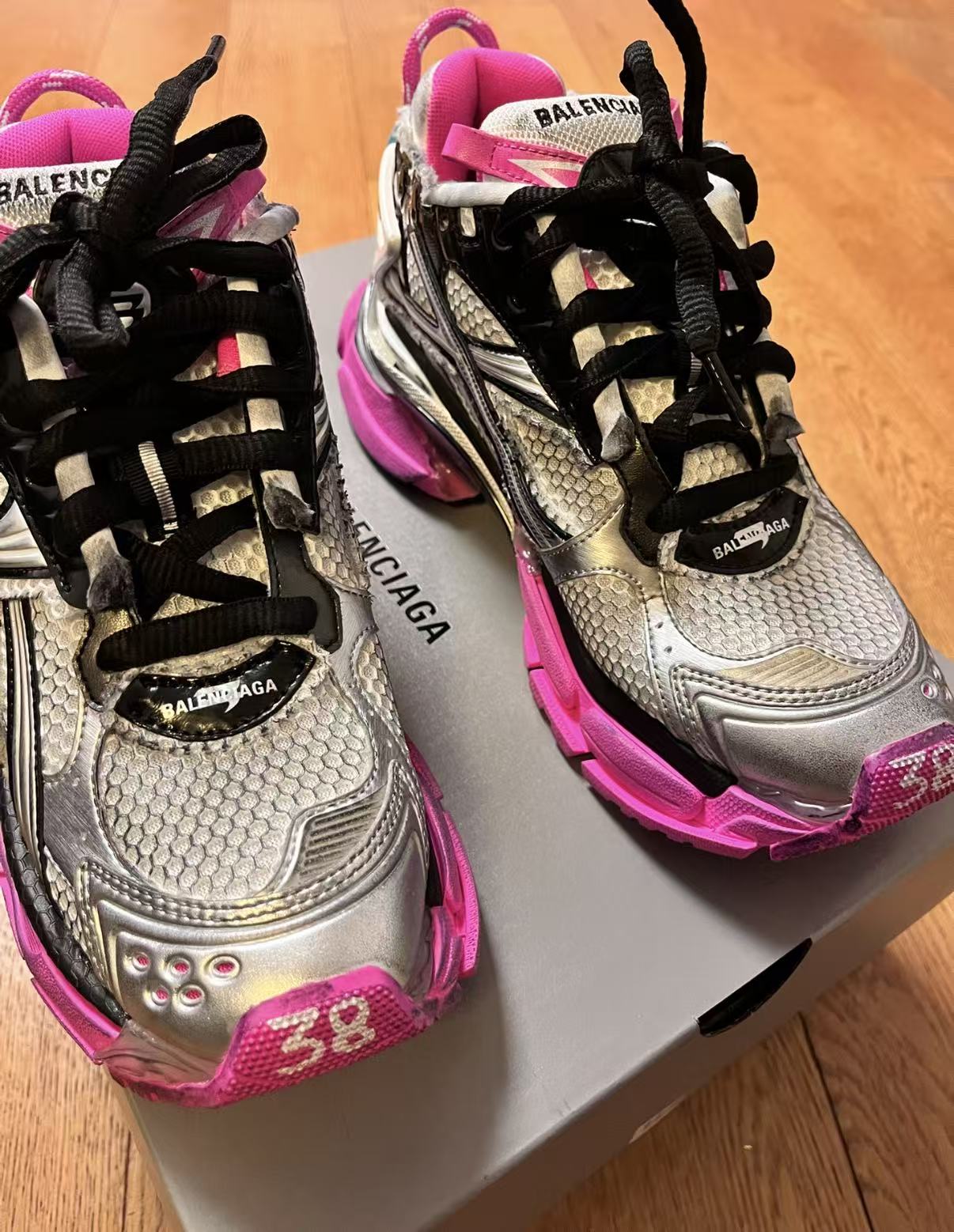 Balenciaga Runner Silver Red 677402 W3RB2 9155 review sdrtyu 01