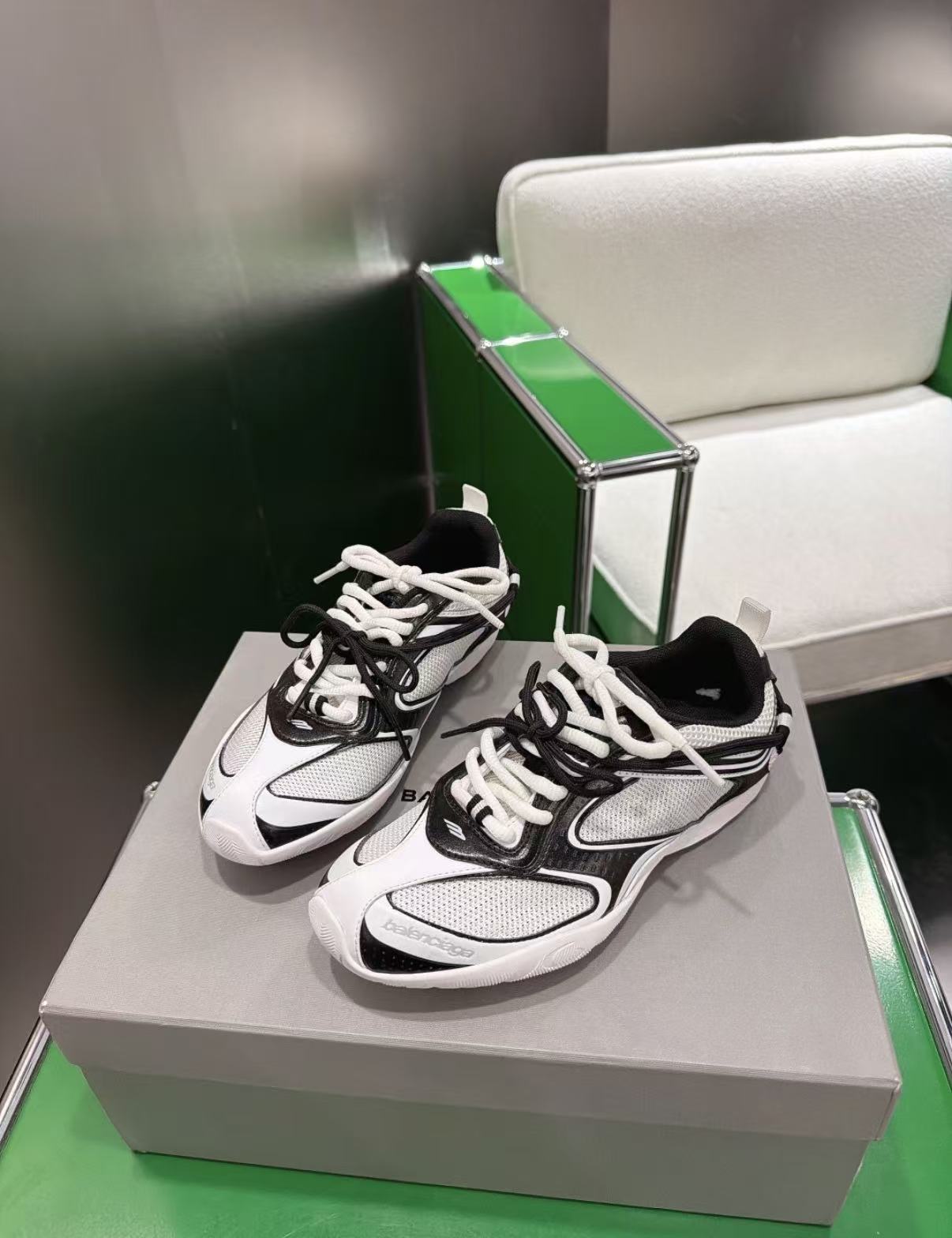 Balenciaga Radar Black White 865703 WSTEO 9010 review ertyu 01