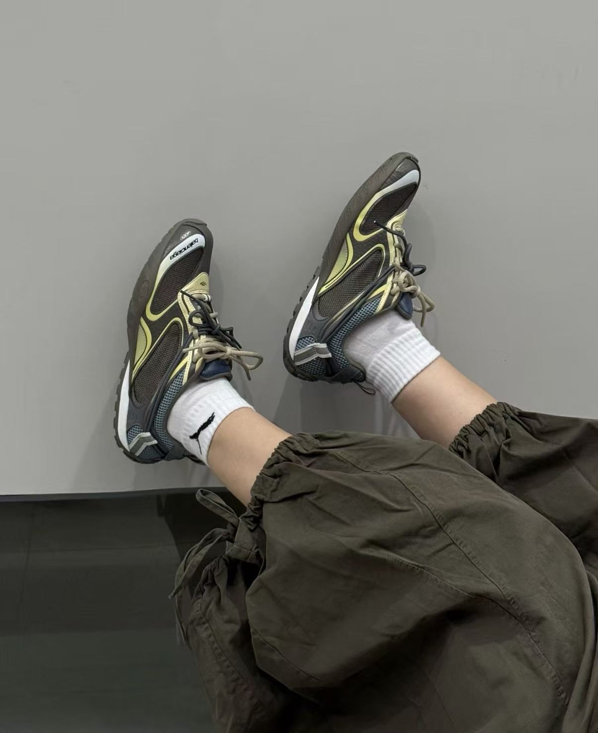 Balenciaga Radar Brown Blue Yellow 865703 WSTGL 2471 review gfds 00