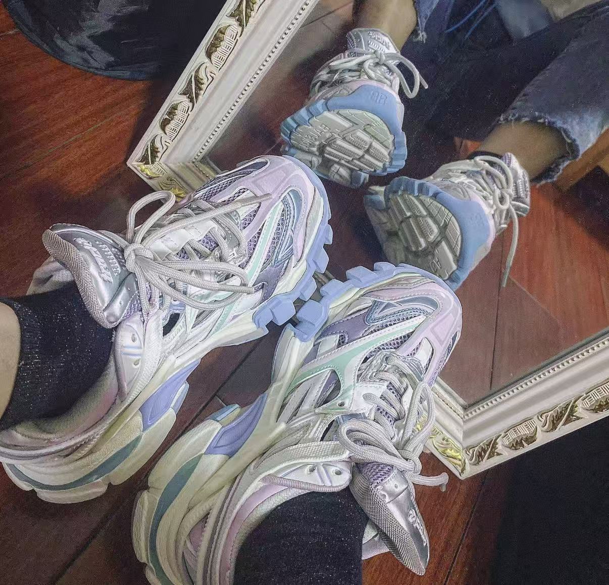 Balenciaga Track 2 Sneaker Military Black Pale White Purple 568615 W2GN3 9045 review sdtyu 02