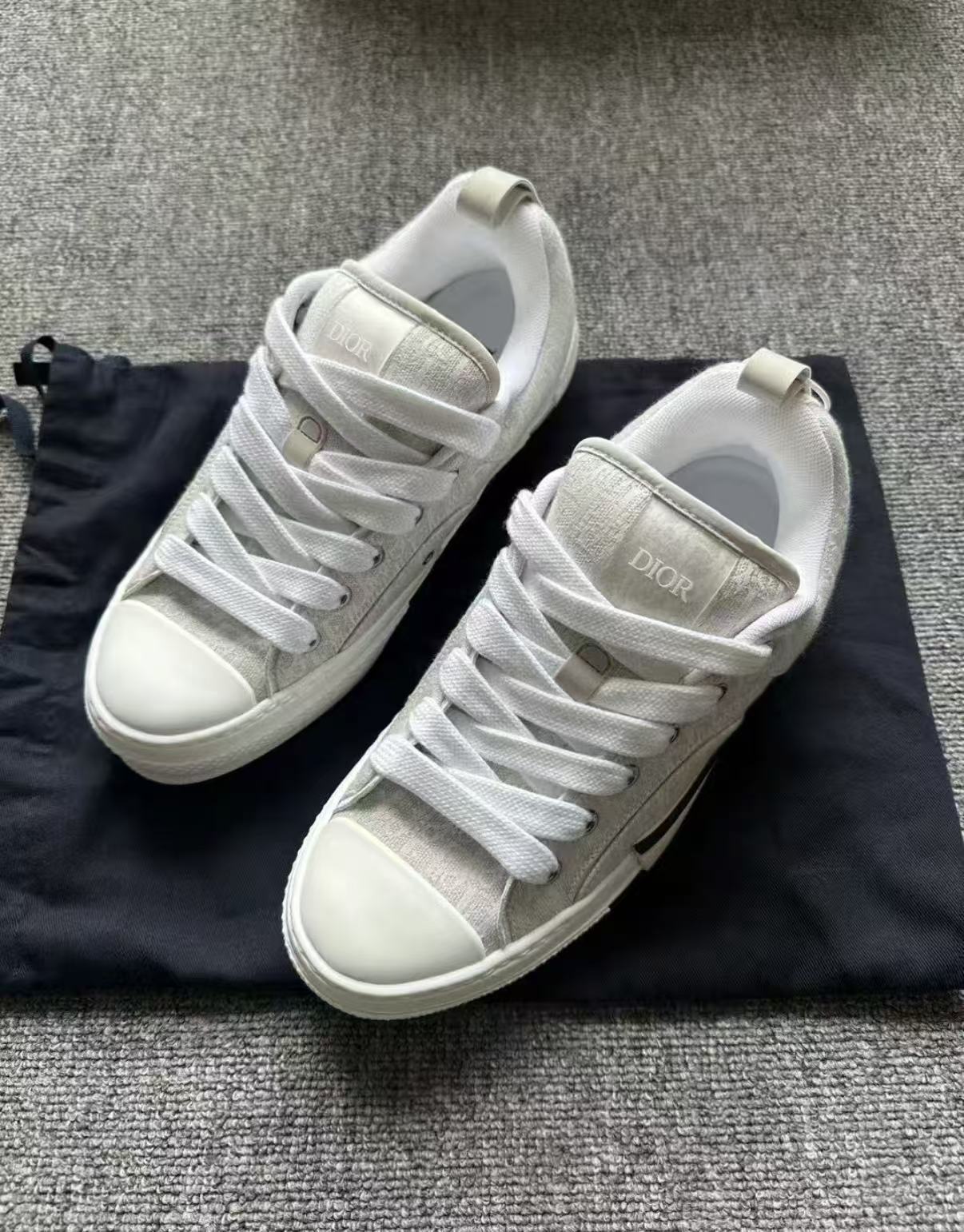 Dior B23 Skater Low Top Cream Oblique Jacquard review lkjh 01