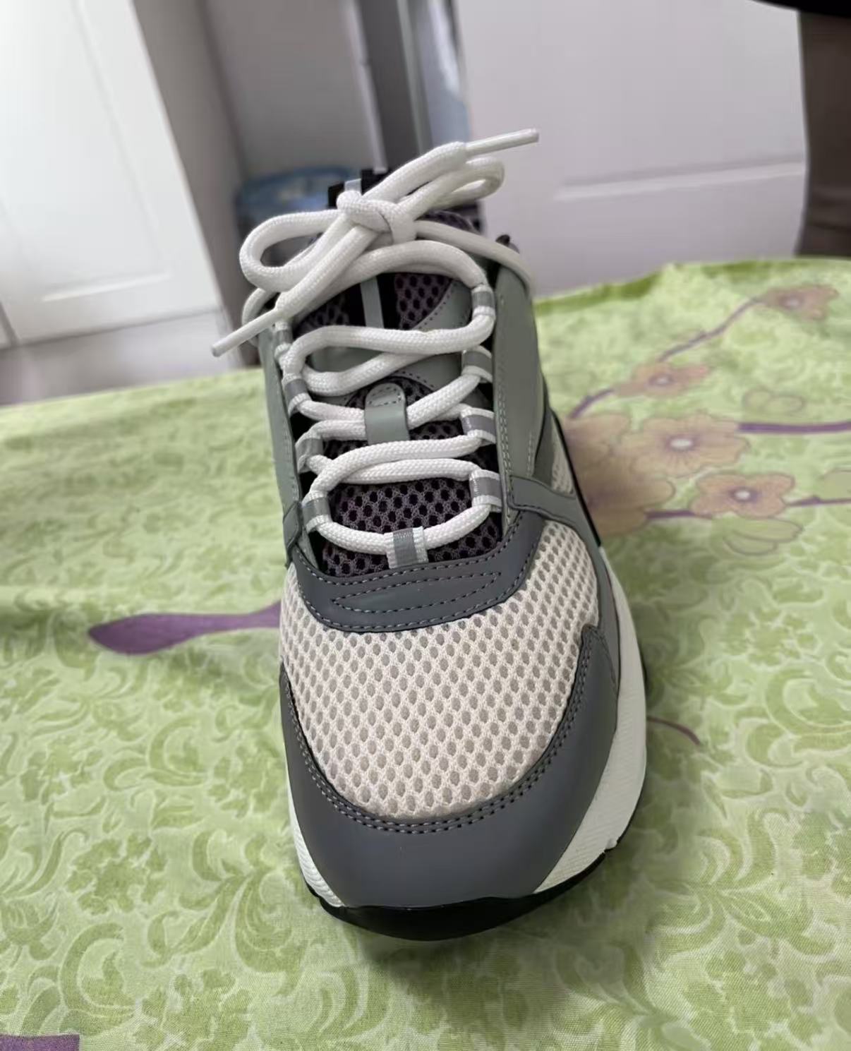 Dior B22 White Coffee Sneakers Cream review sfhwj