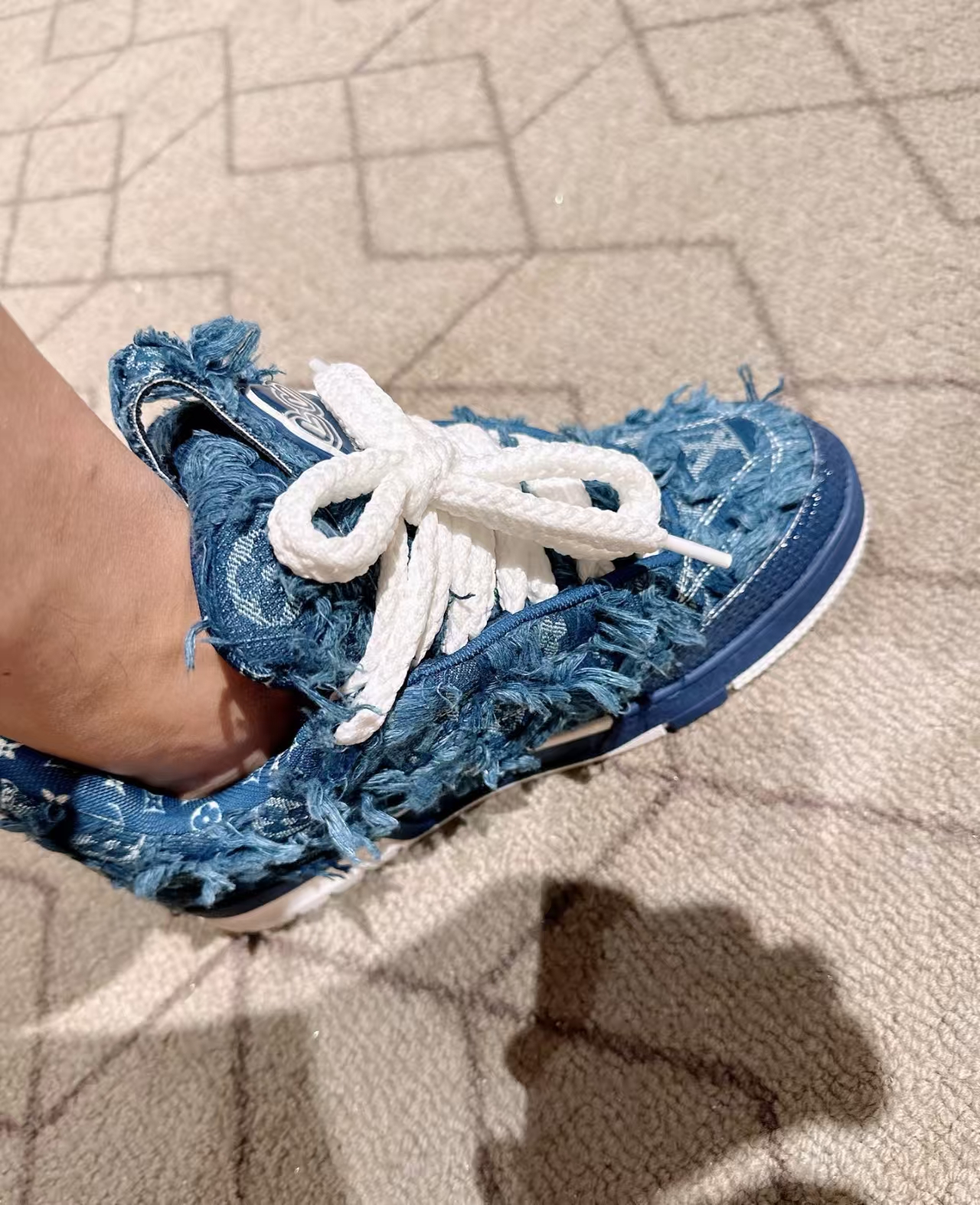 LOUIS VUITTON Skate Plum Blossom Diamond Blue 1ACVJA review CAHKGC