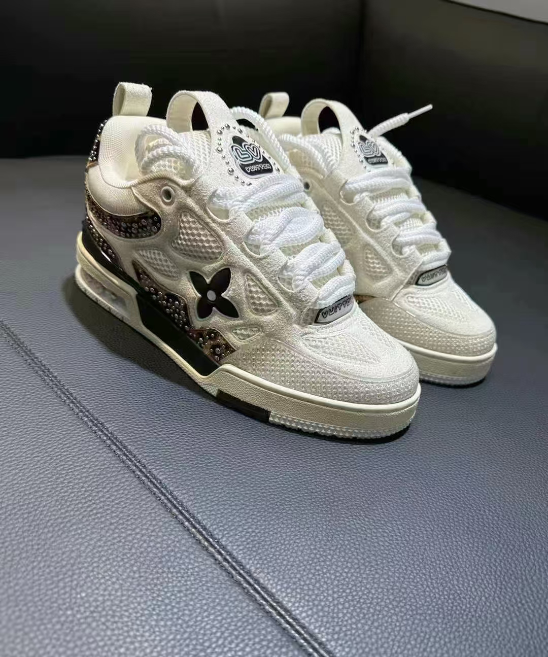 LOUIS VUITTON Skate White Coffee Diamond 1ADI4I review SCIAYC