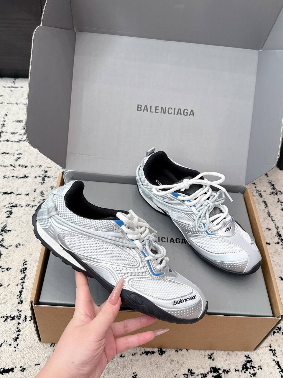 Balenciaga Radar White Grey Silver 865703 WSTGL 9114 review gsfd 00