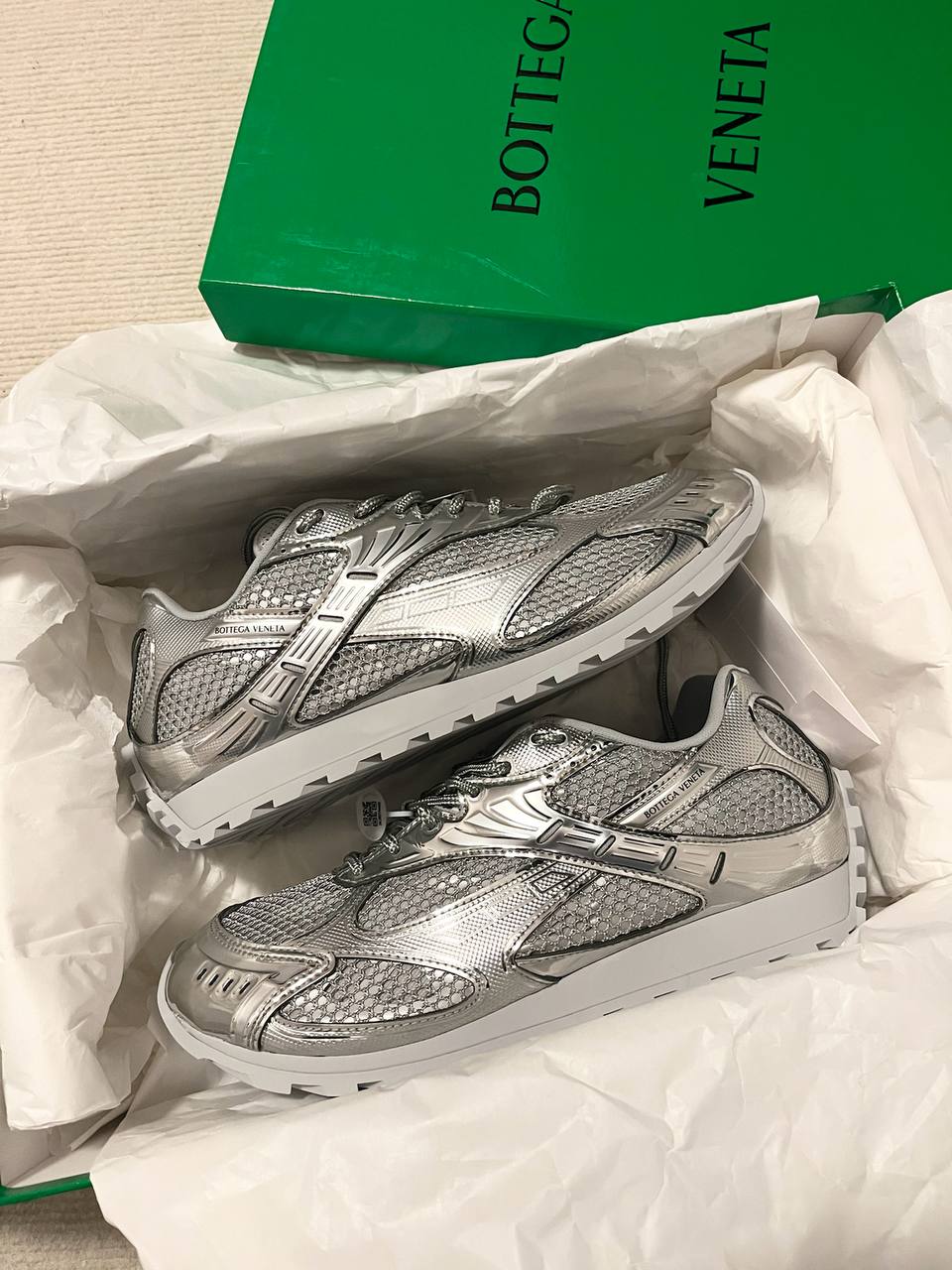 Bottega Veneta Orbit Silvery review oahd 01