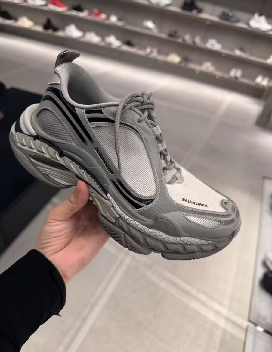 Balenciaga Triple S 2 'Gradient Grey' 865849 WTR2G 1800 review hsaLKJ 00