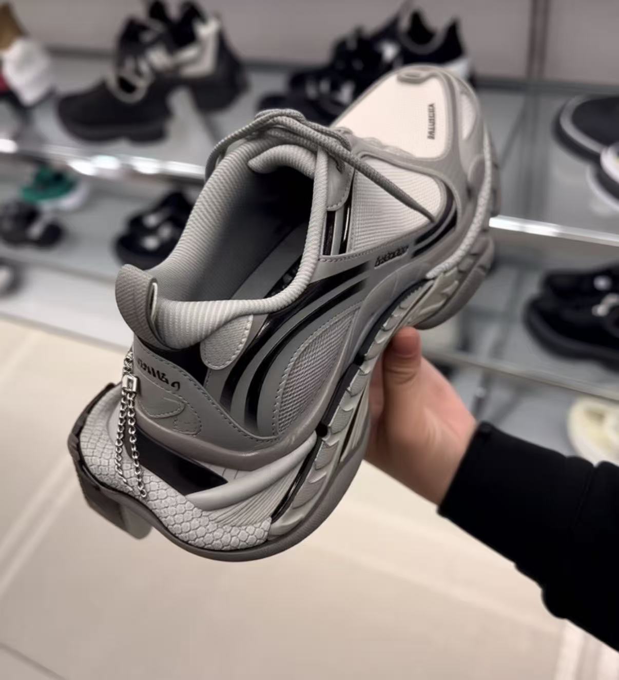 Balenciaga Triple S 2 'Gradient Grey' 865849 WTR2G 1800 review hsaLKJ 01
