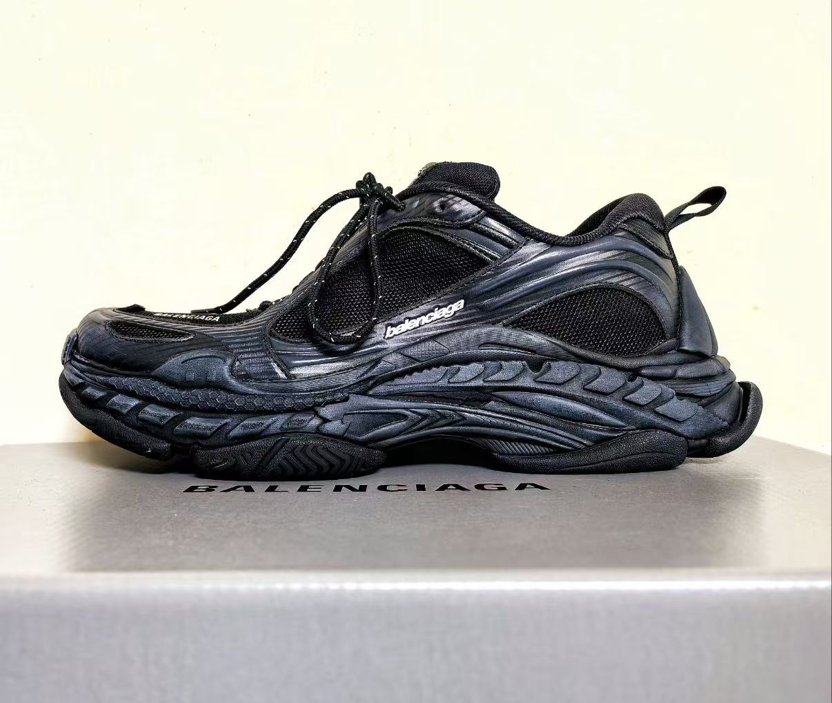 Balenciaga Triple S.2 Sneaker 'Black Dark Grey' 865849 WTRS2 1011 review lkjhgf 00