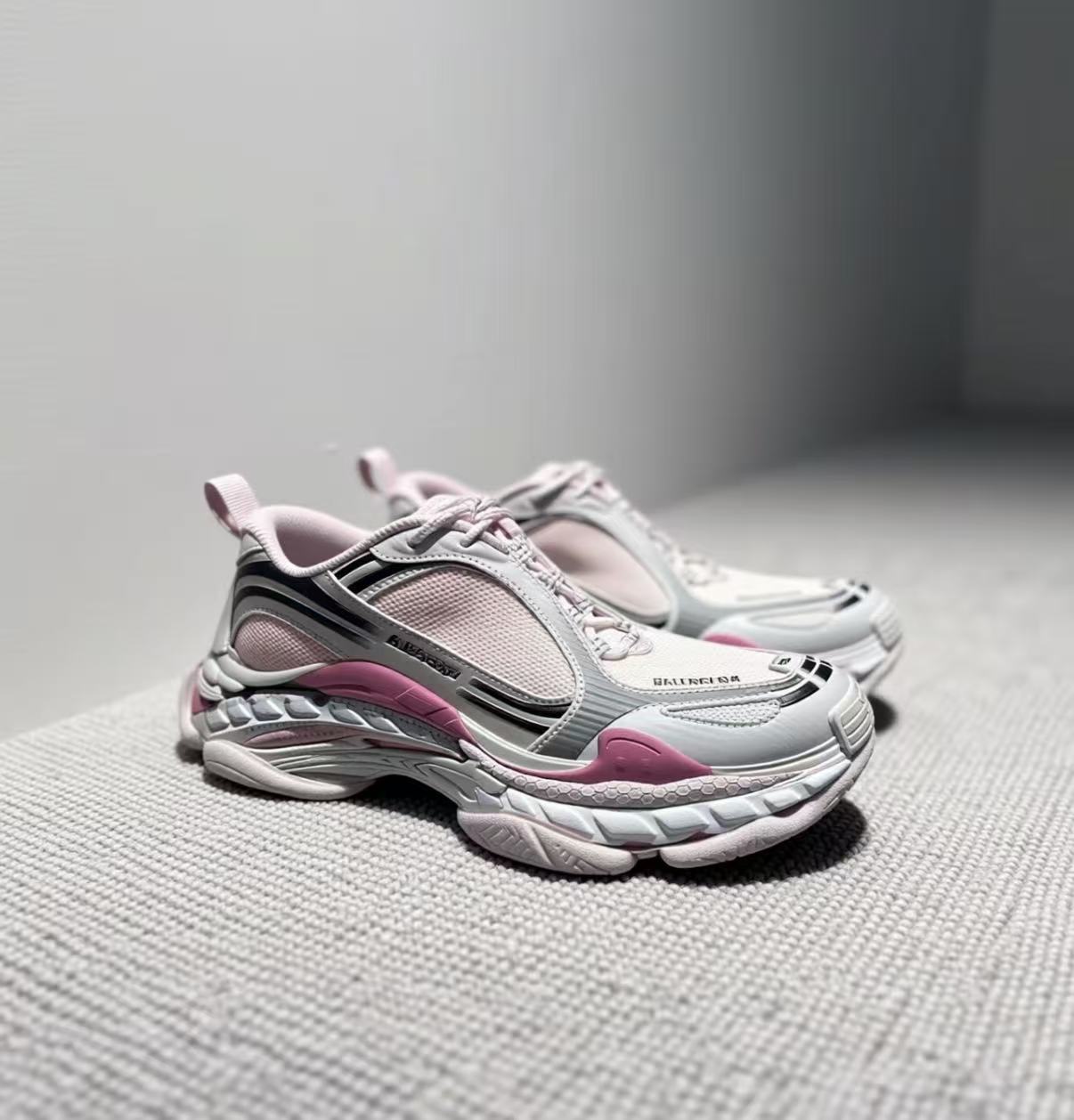 Balenciaga Wmns Triple S 2 'Gradient Purple' 865851 WTR2G 6800 review poiuyy 00
