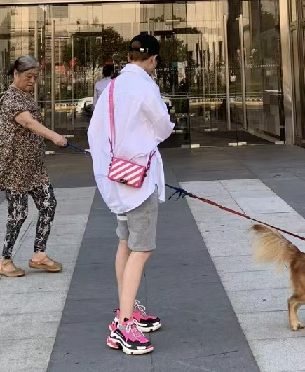 Balenciaga Triple S Pink 541624 W09E1 1708 review jhvcze