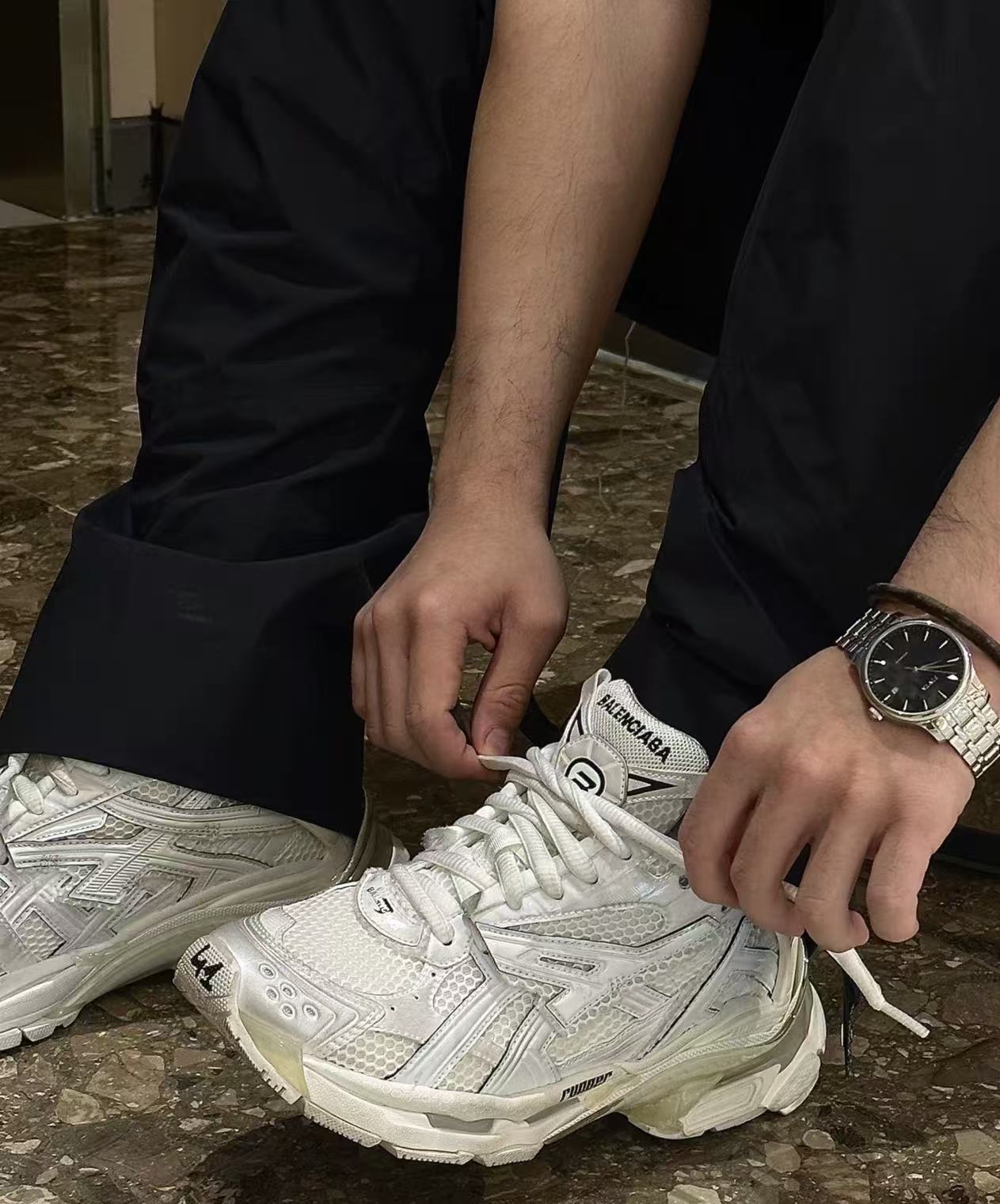 Balenciaga Runner White LED 853223 WRNLD 0102 review Dani C.