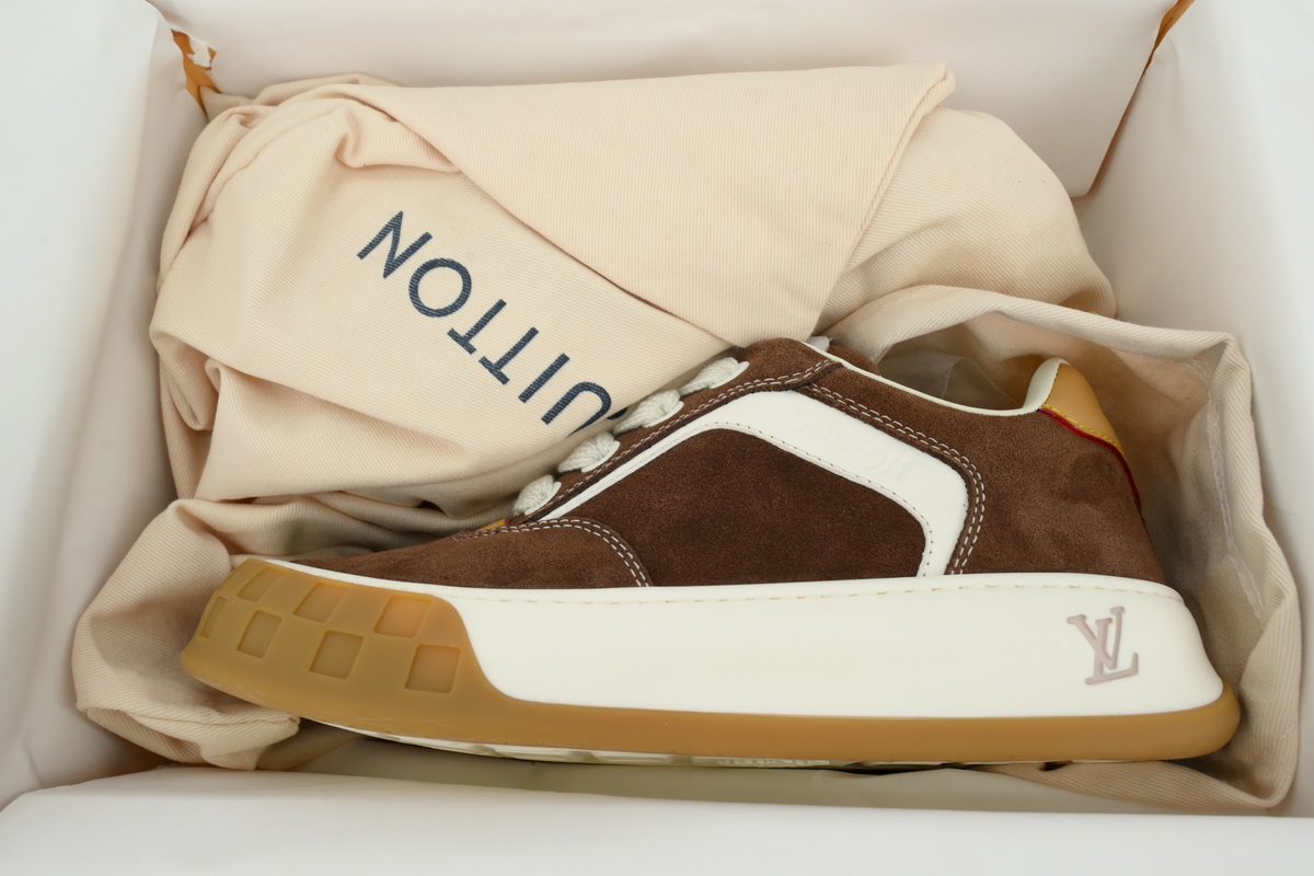 LOUIS VUITTON Brown