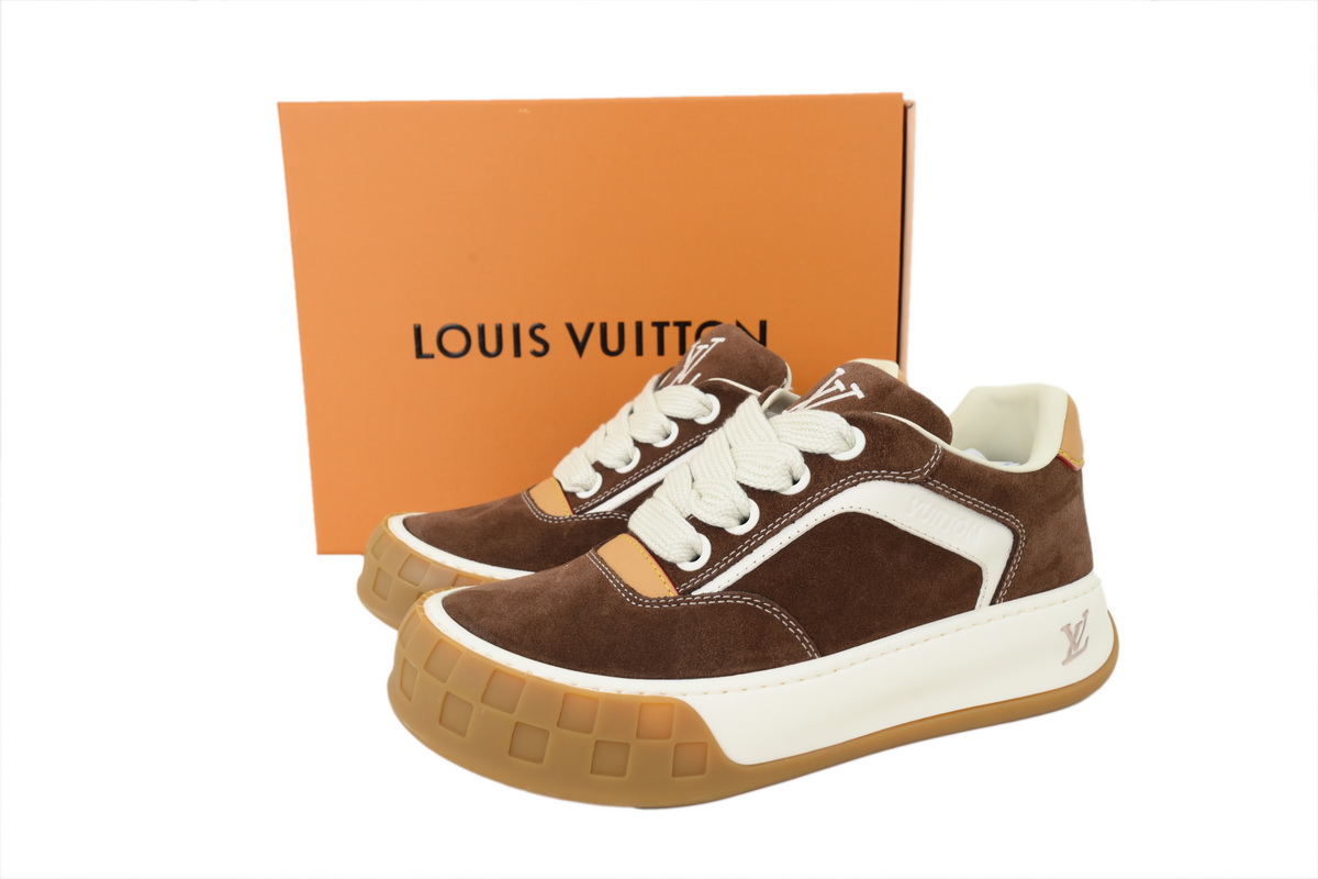 LOUIS VUITTON Brown