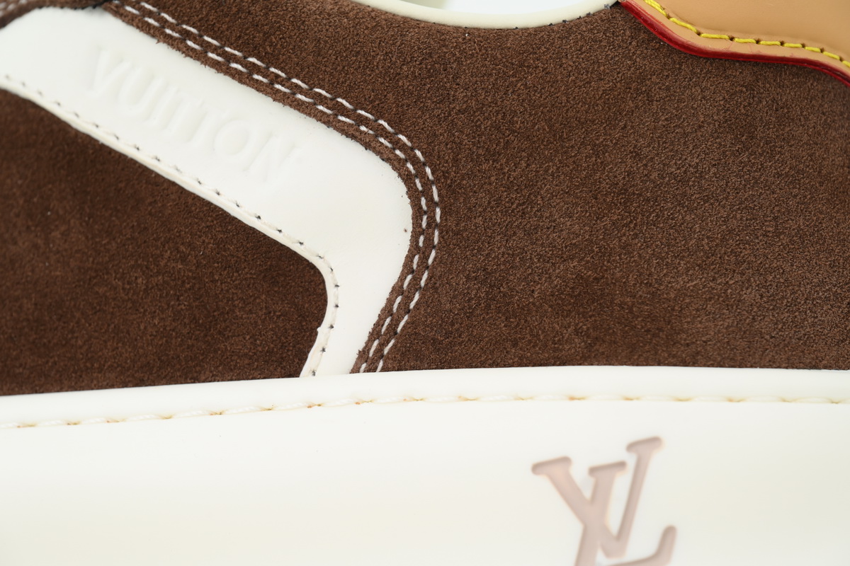 LOUIS VUITTON Brown