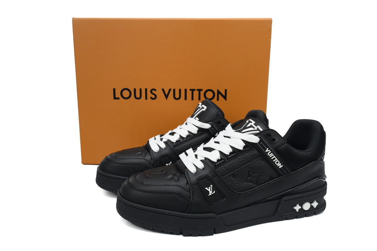 Louis Vuitton Trainer Matte Black