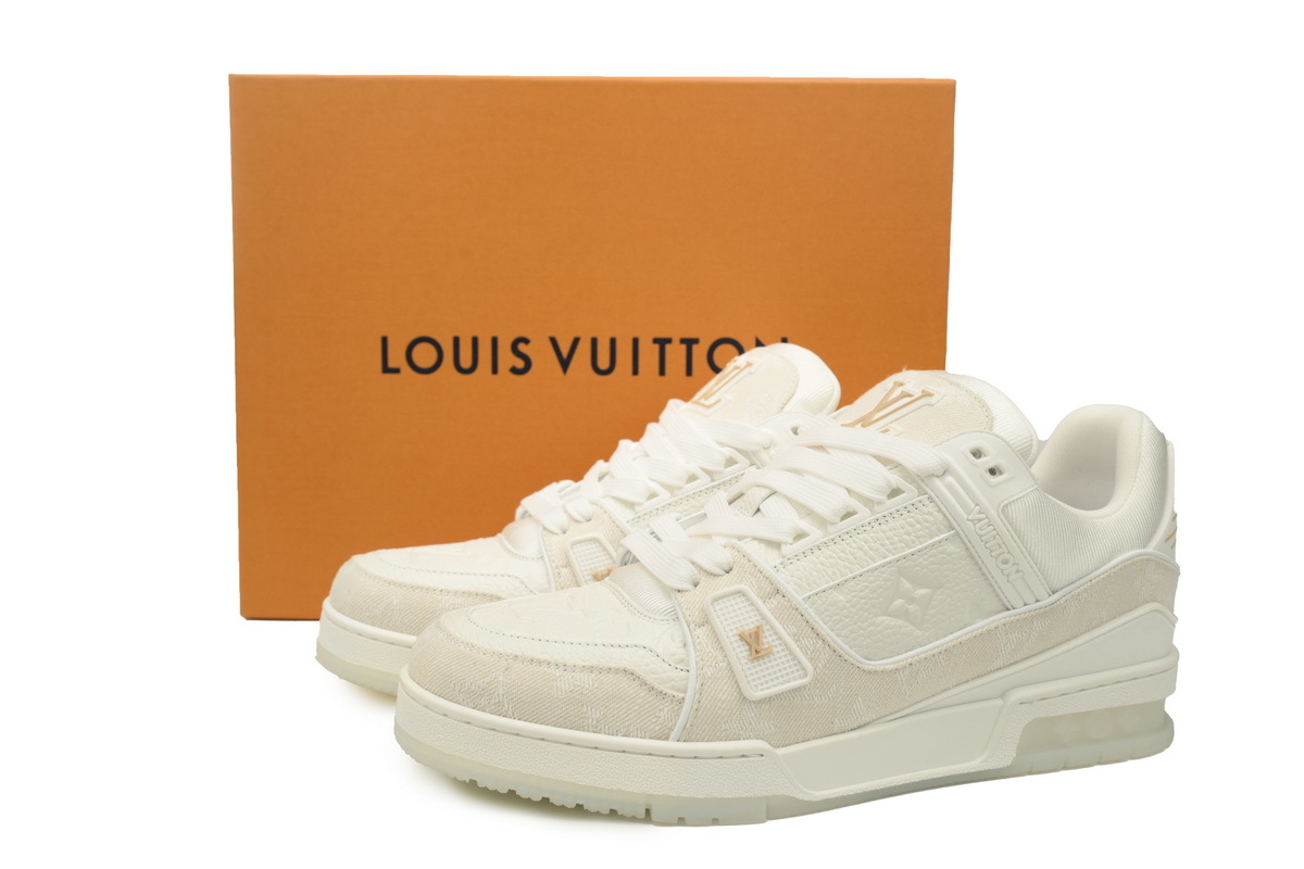Zapatillas Louis Vuitton color albaricoque
