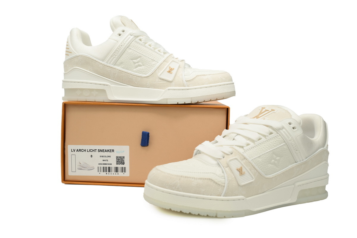 Zapatillas Louis Vuitton color albaricoque