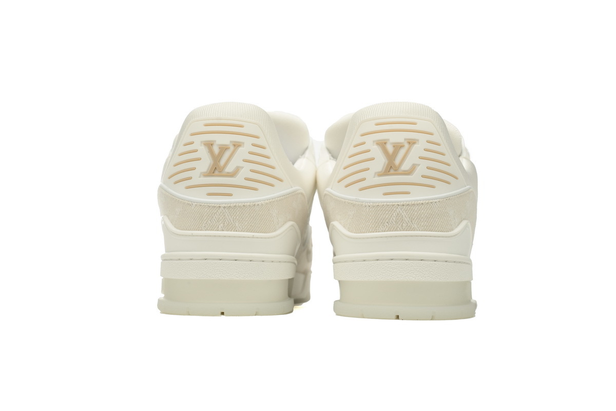 Zapatillas Louis Vuitton color albaricoque