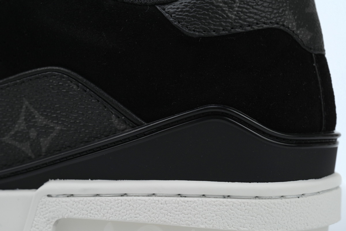 Louis Vuitton Trainer Black 