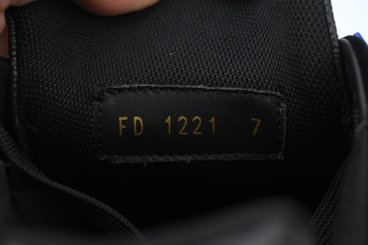 Louis Vuitton Trainer Black 