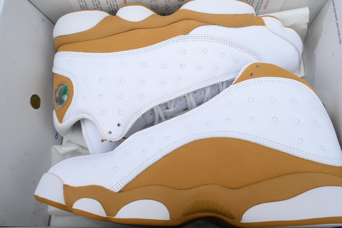 Air Jordan 13 Retro, couleur blanc et blé
