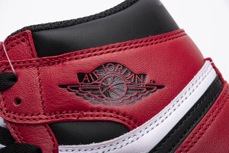 Air Jordan 1 High OG Chicago Varsity Red