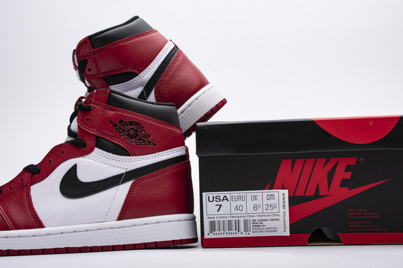 Air Jordan 1 High OG Chicago Varsity Red