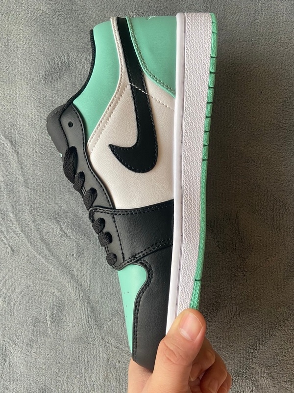 Air Jordan 1 Low Mint Green