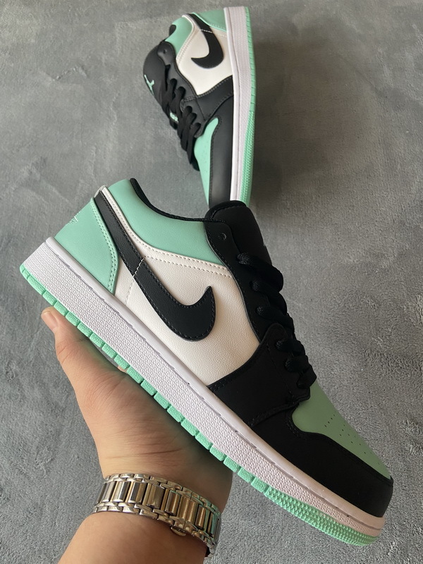 Air Jordan 1 Low Mint Green