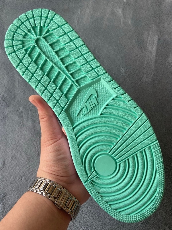 Air Jordan 1 Low Mint Green