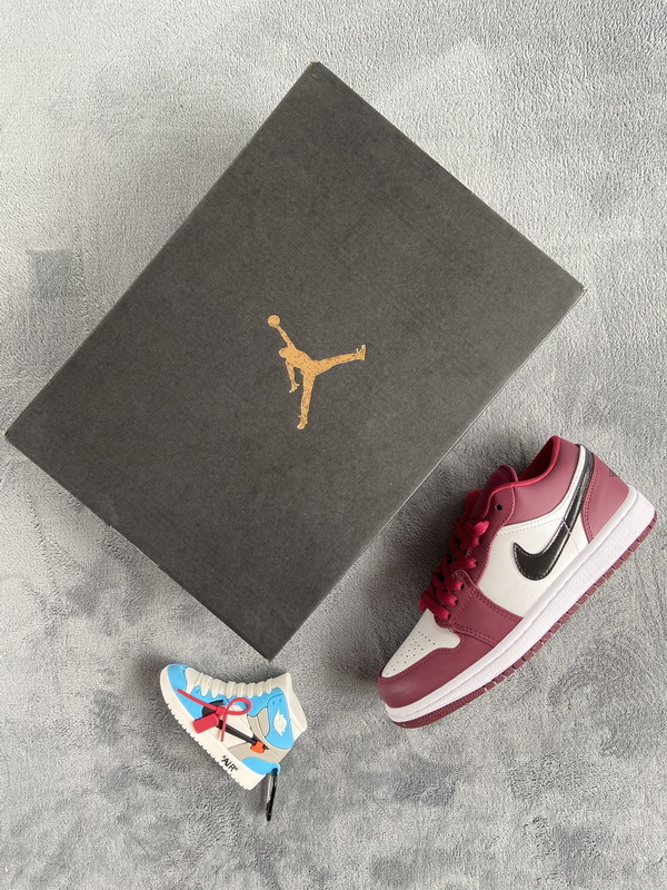 Air Jordan 1 Low Noble Red