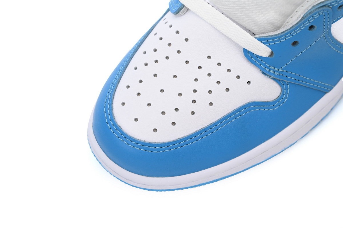 Air Jordan 1 Retro UNC