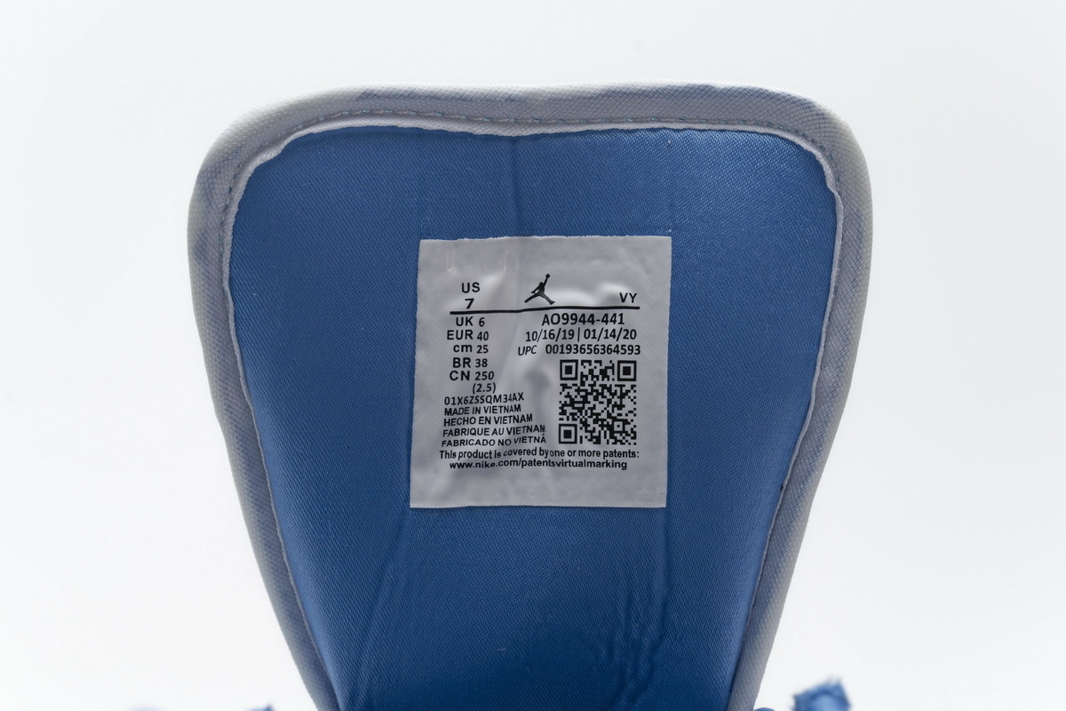 Air Jordan 1 Low UNC AO9944-441
