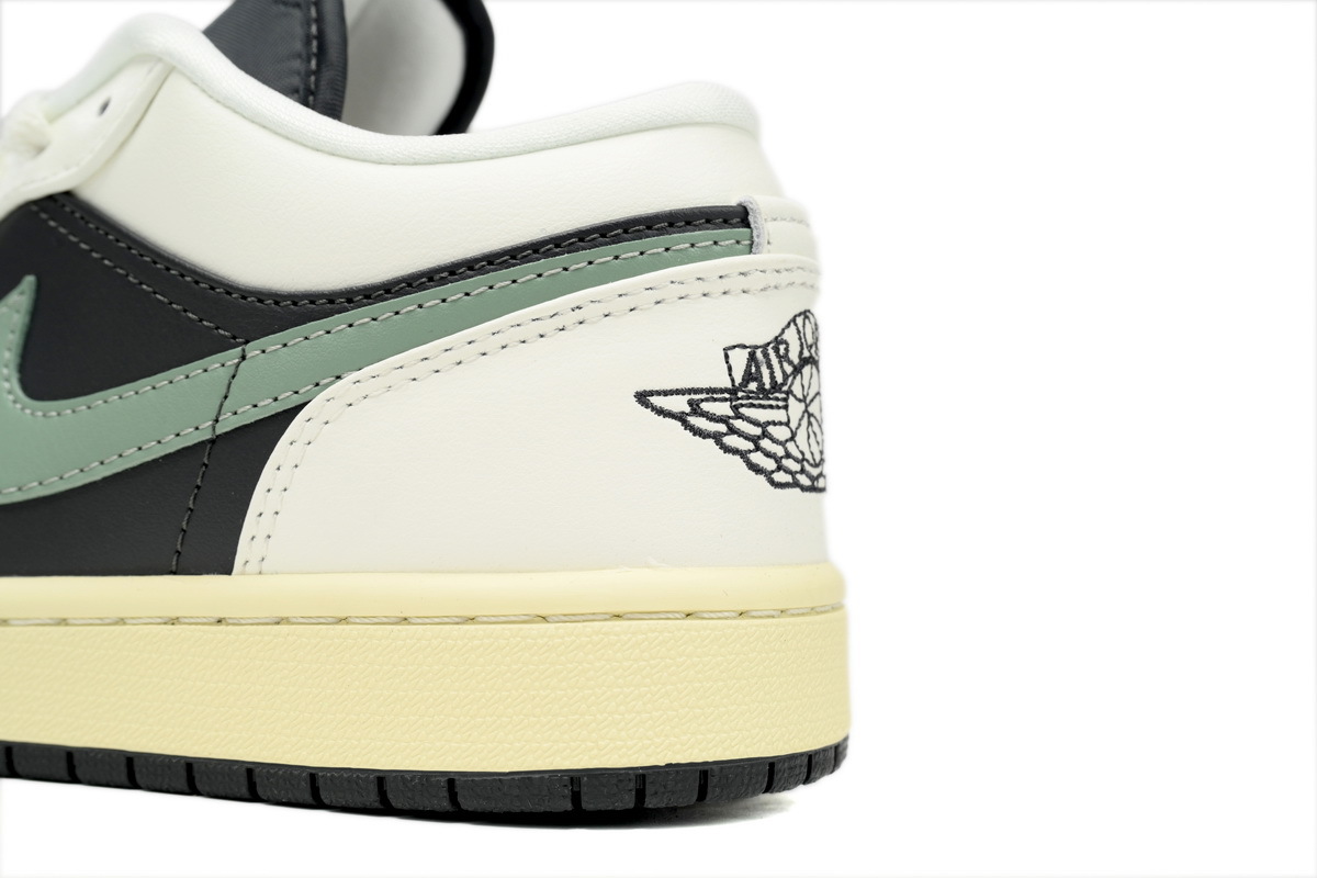 Air Jordan 1 Low Black Foam  DC0774-001