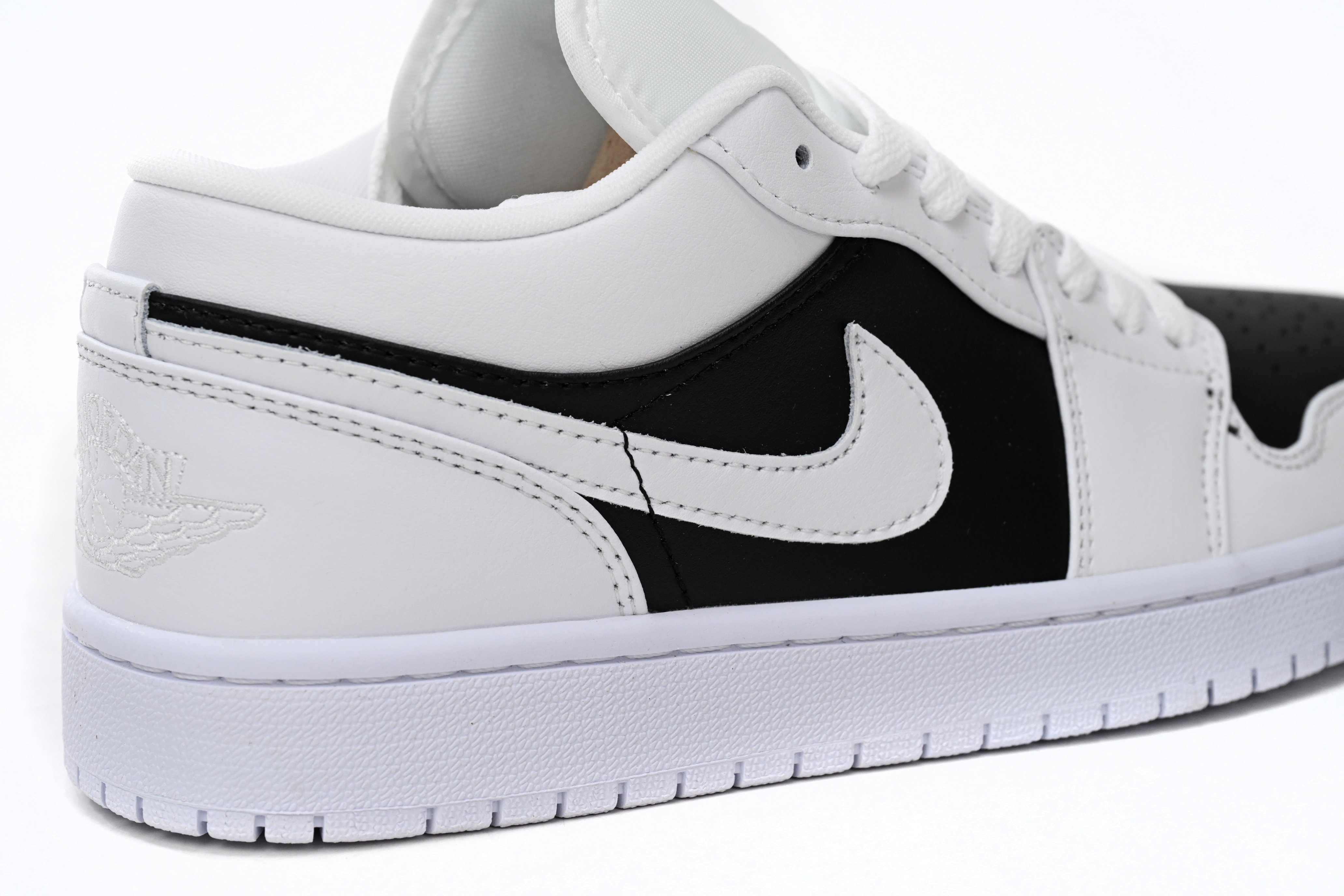 Air Jordan 1 Low Panda White Black Sneakers DC0774-100