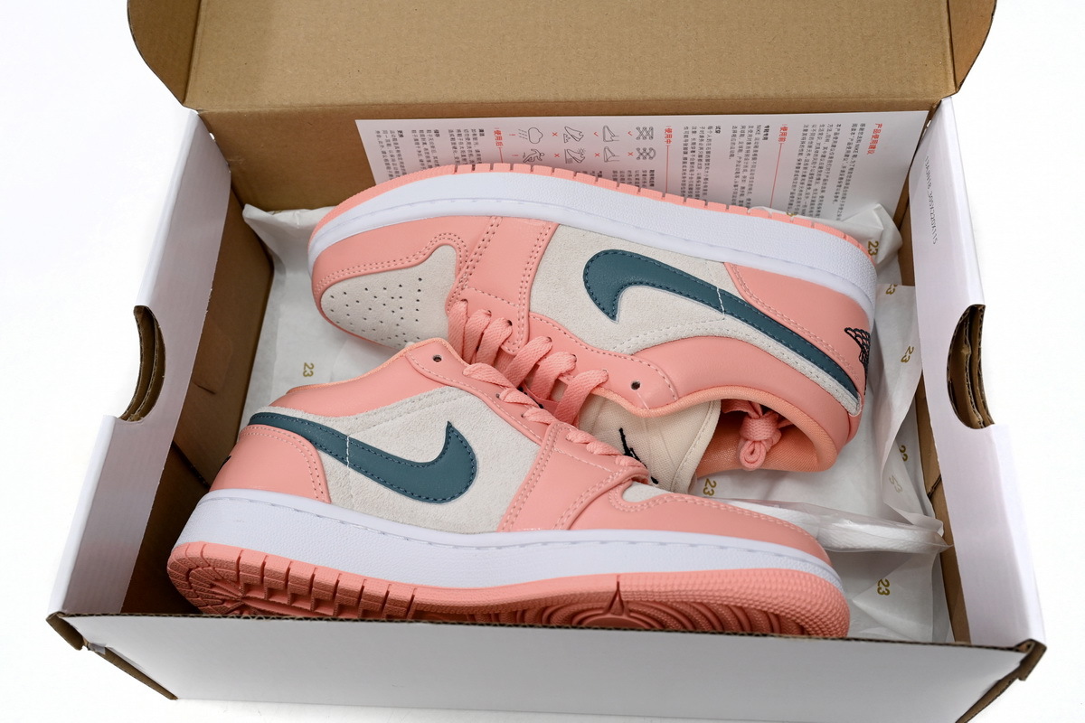 Air Jordan 1 Low Pink Blue DC0774-800