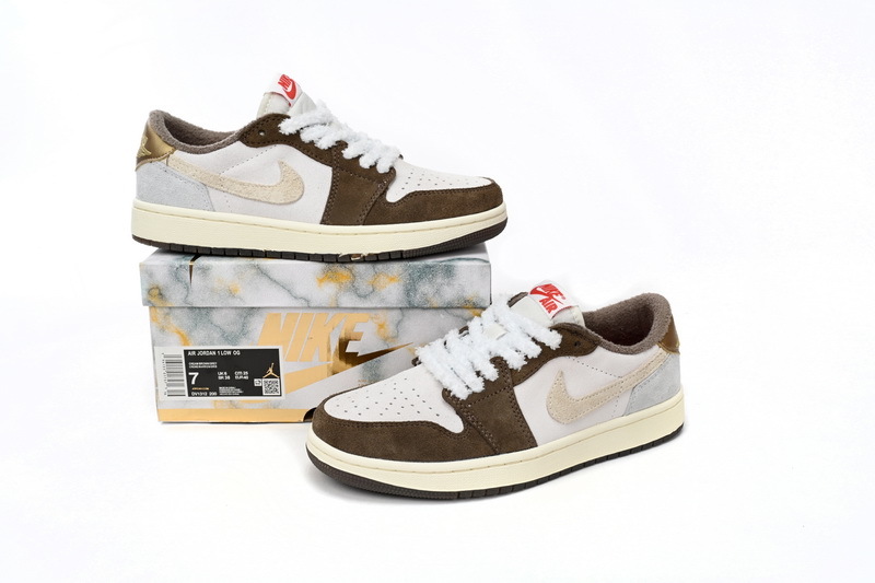 Travis Scott  Air Jordan 1 Low OG DJ1312-200 
