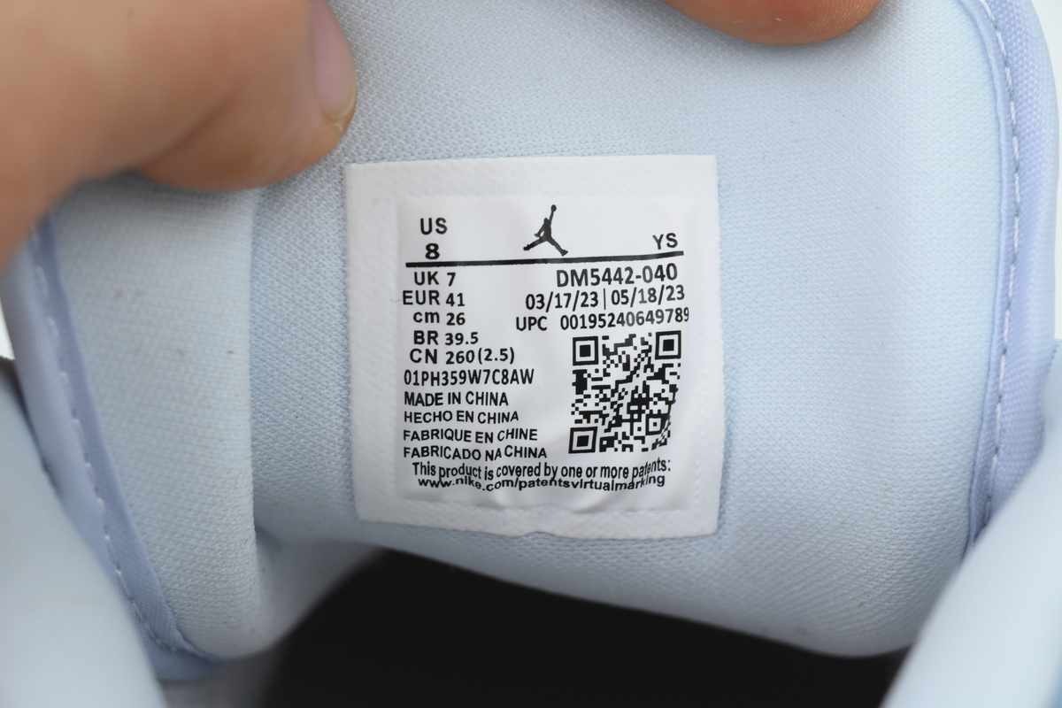 Air Jordan 1 Low SE Mighty Swooshers DM5442-040