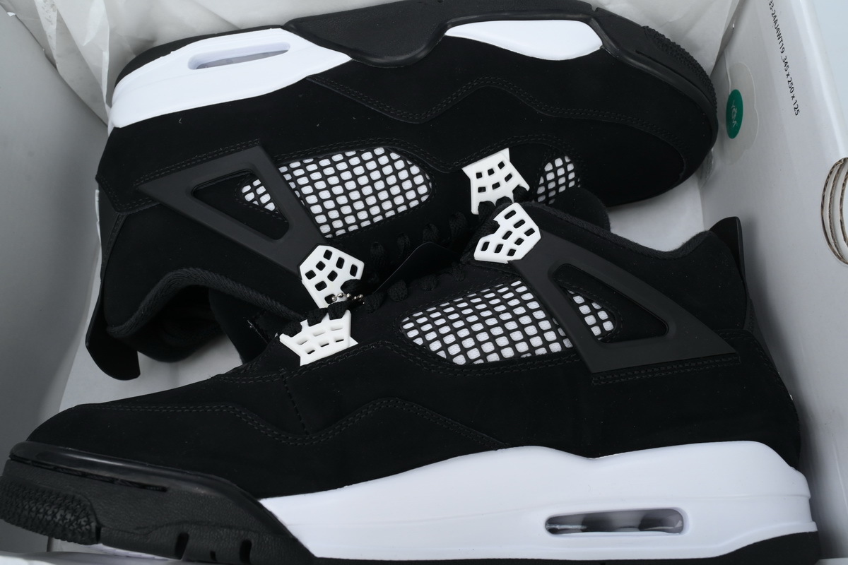 Air Jordan 4 Retro Negro y Blanco FQ8138-001 