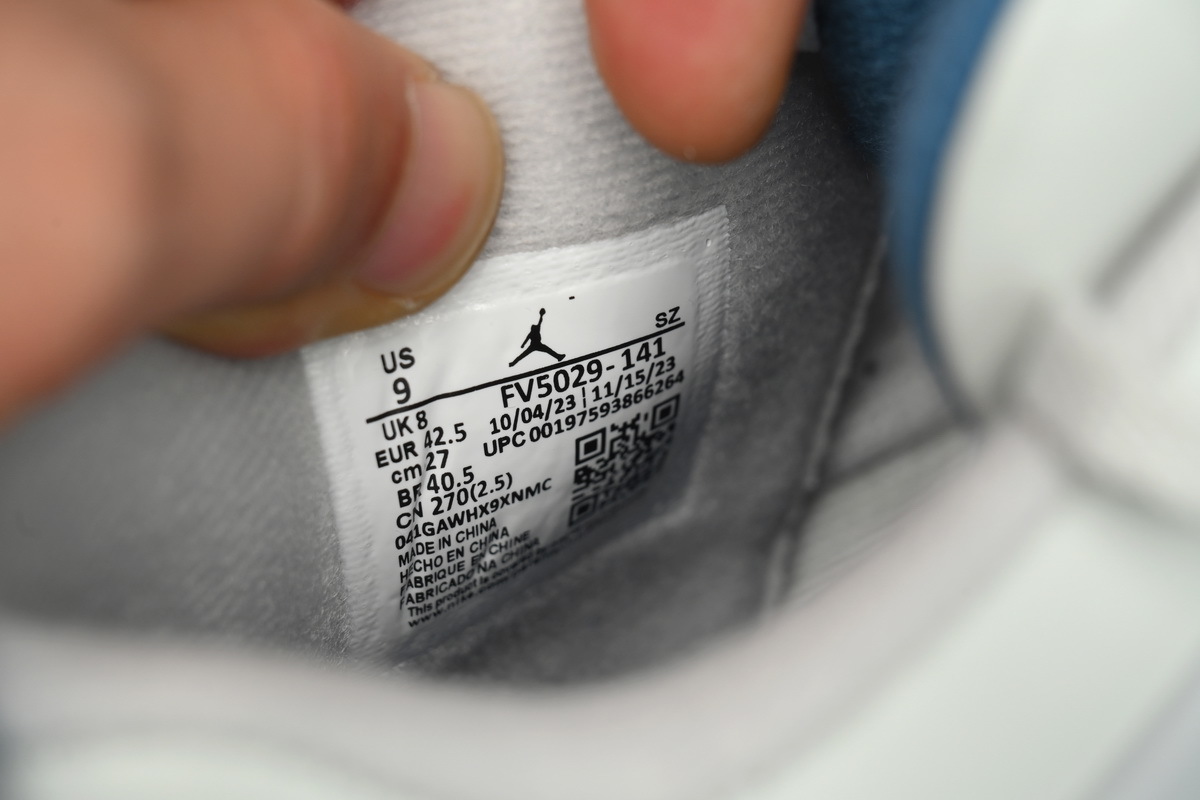 Air Jordan 4 Retro Military Blue FV5029-141