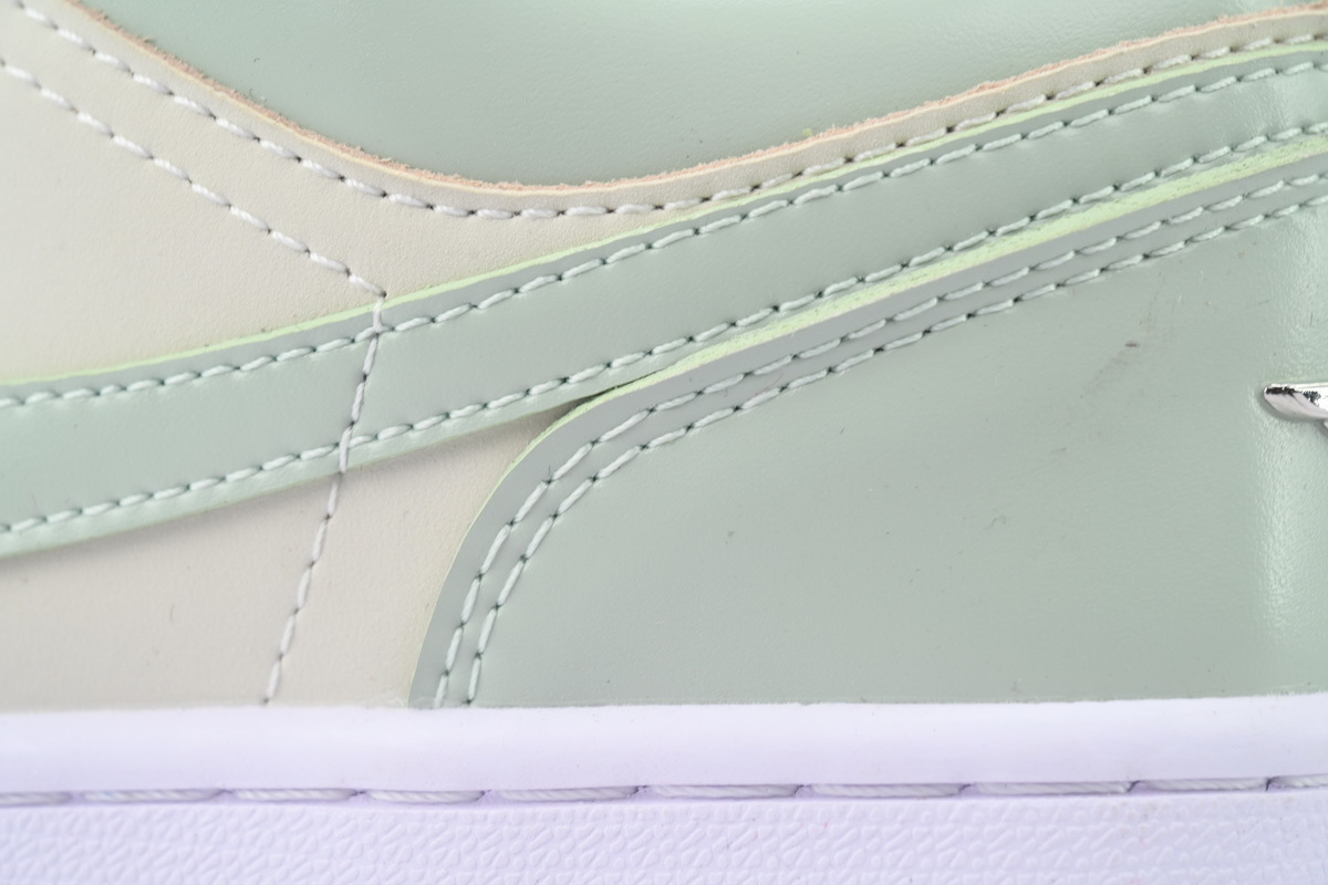 Air Jordan 1 Low Green Milk Tea SE HF4078-100 