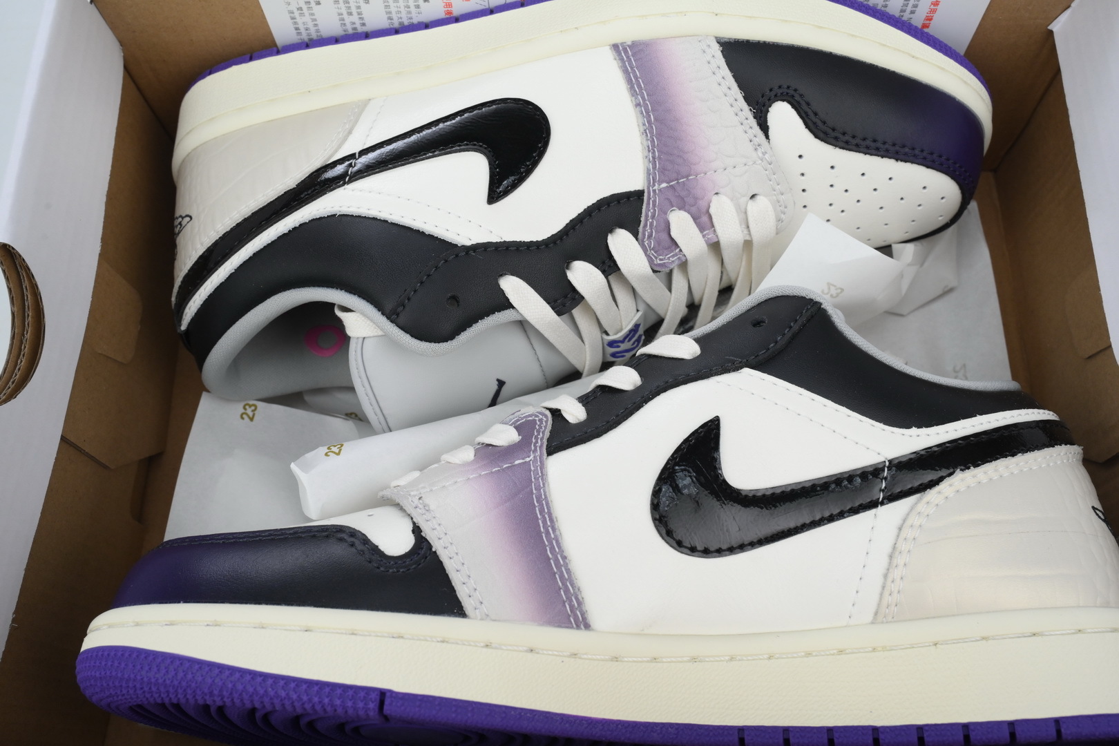  Air Jordan 1 Low SE White Black University Blue HF5759-101