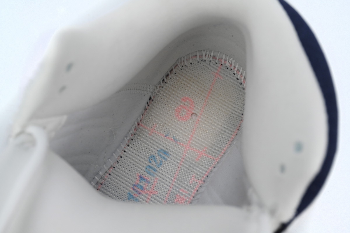 Air Jordan 13 Branco e azul escuro