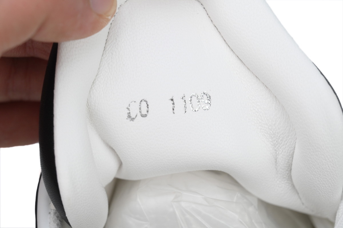 Louis Vuitton LV Archlight White Black Charm Sneakers