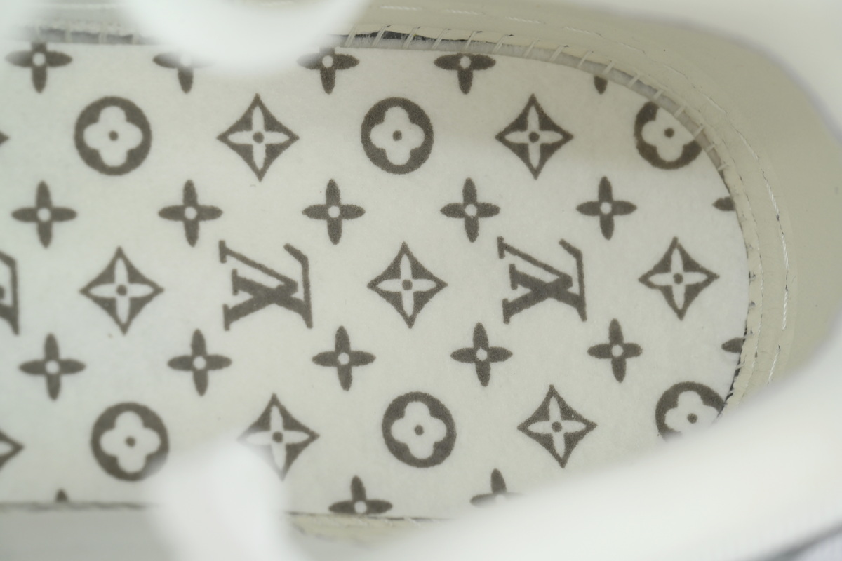 LOUIS VUITTON Grey Cowboy
