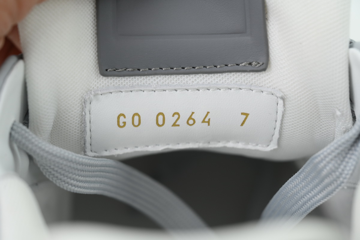 Louis Vuitton Casual shoes Gray