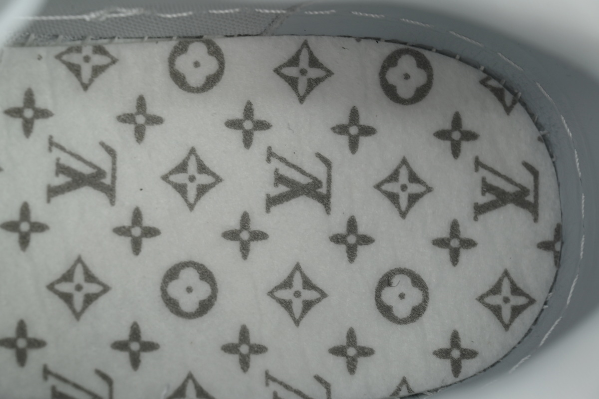 LOUIS VUITTON White Lychee