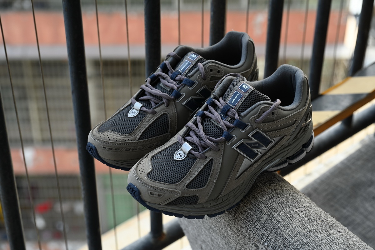  NEW BALANCE Grey M1906RB