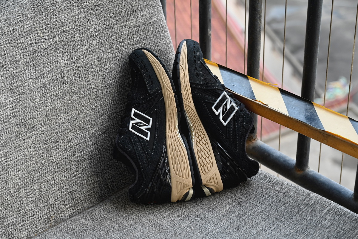 New Balance 1906R Black M1906RK